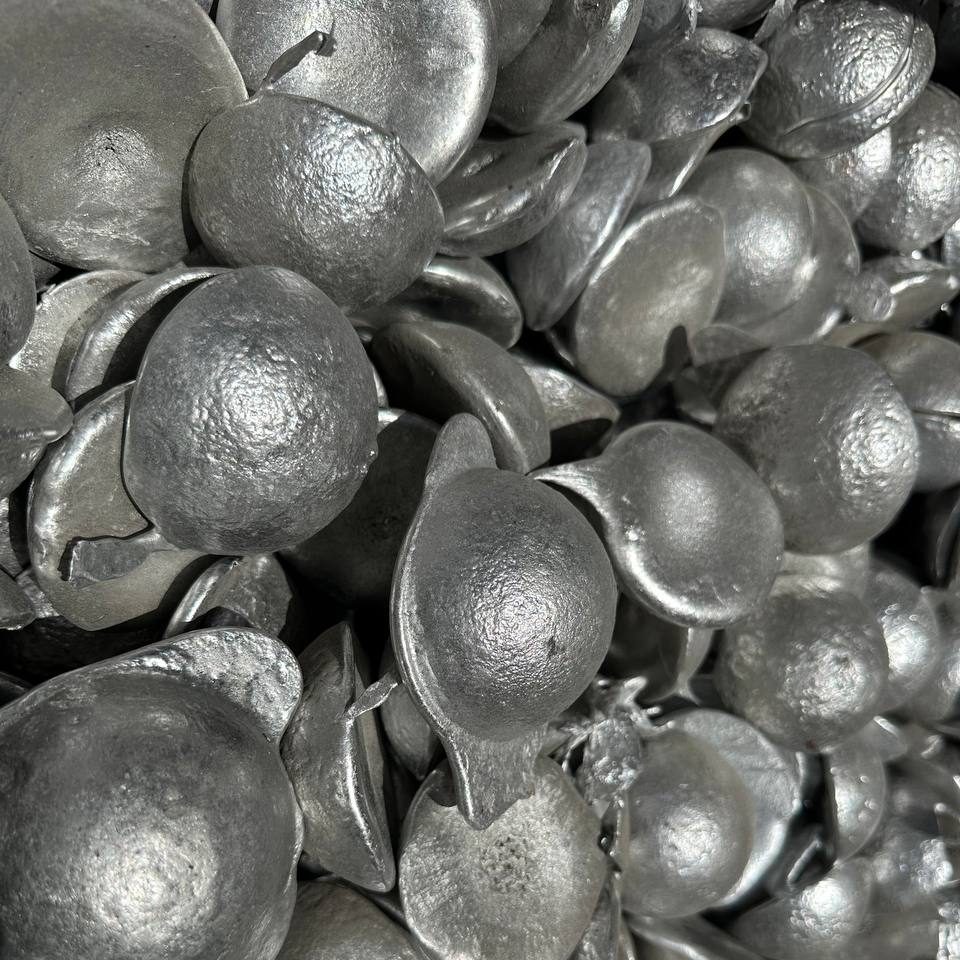 سبيكة ألومنيوم نصف كرة